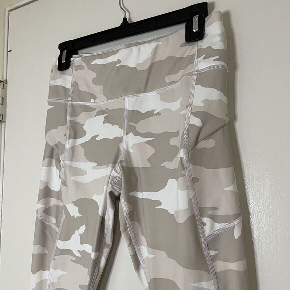 ATHLETA salutation ivory tan camo combo cropped leggings side zip pockets Small - Picture 2 of 6